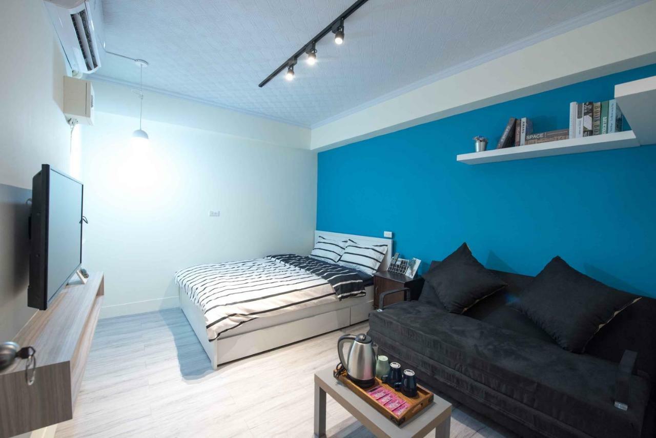 Bird Series Backpacker輕隔間背包客 Apartment Tainan Exterior photo